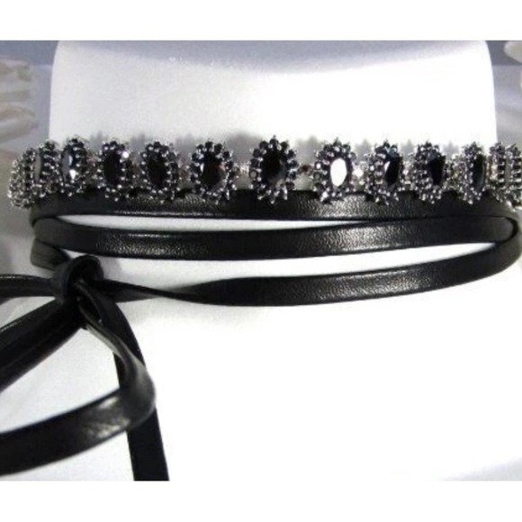Fallon‎ Black Crystal Monarch Mini Oval Surround Leather Wrap Choker Necklace - Picture 3 of 3